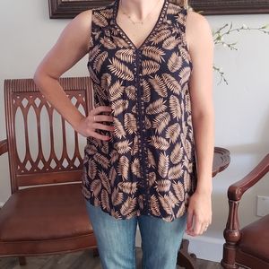 Sleeveless blouse